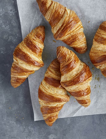 https://briochedoree.ca/wp-content/uploads/sites/3/2021/01/croissant-app.jpg